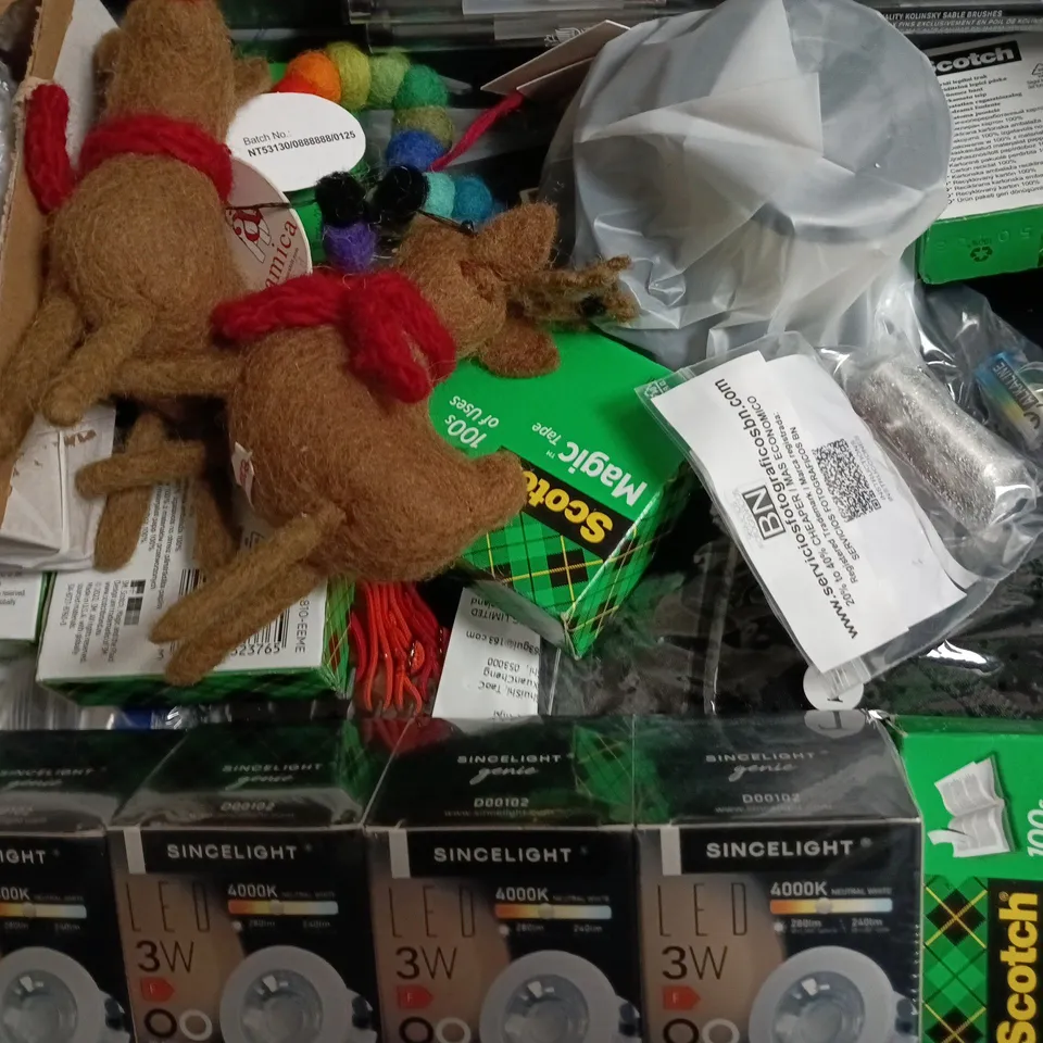 APPROXIMATELY 10 ASSORTED HOUSEHOLD ITEMS TO INCLUDE HAND WARMERS, BIRCH BARK LIGHT P GARLAND, ETC