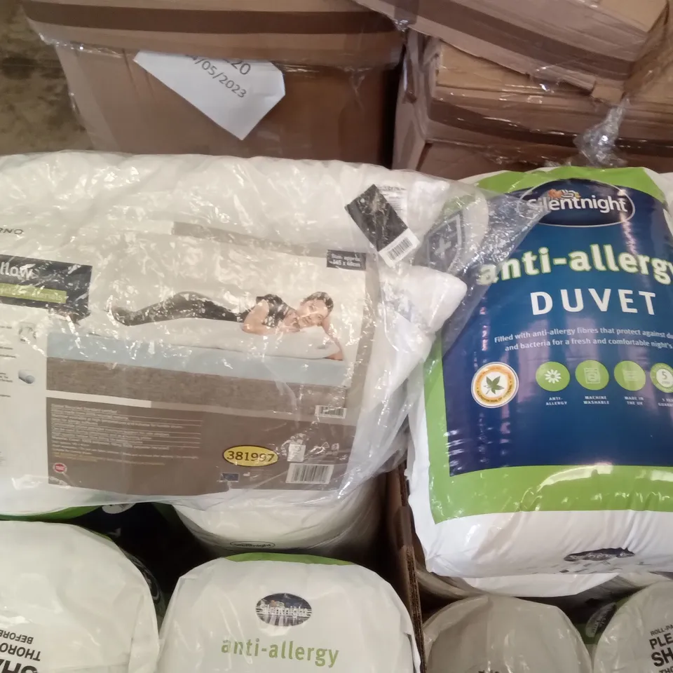 PALLET CONTAINING APPROXIMATELY 22 SILENTNIGHT ANTI-ALLERGY DUVETS & 2 LIVARNO BODY PILLOWS