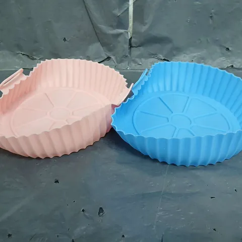 APPROXIMATELY 50 PACKS OF 2 AIR FRYER SILICONE POT IN PINK AND BLUE