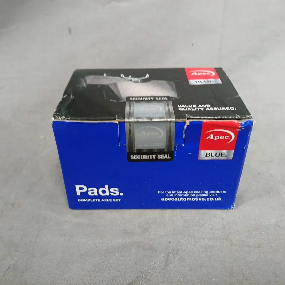 BOXED AND SEALED APEC BLUE PD3746 BRAKE PADS – COMPLETE AXLE SET (CITROËN BERLINGO, C4 PICASSO II & PEUGEOT 3008 SUV)