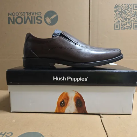 BOXED PAIR OF HUSH PUPPIES BRODY SLIP-ON SHOES IN CHOCOLATE SIZE UK 7