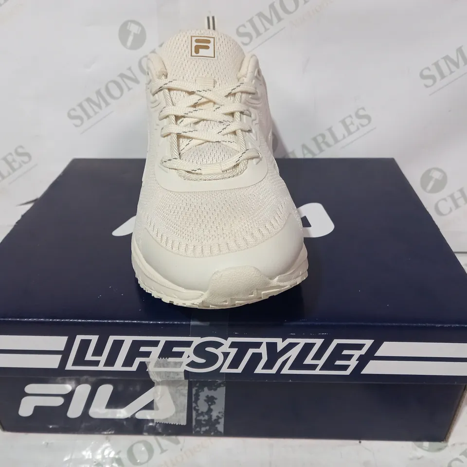 BOXED PAIR OF FILA TRAINERS IN CREAM UK SIZE 4