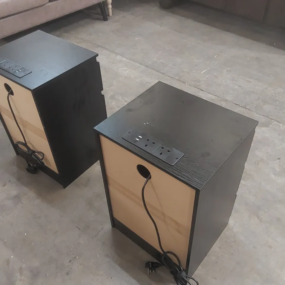BEDSIDE TABLE WITH CHARGING STATION, SET OF 2, SIDE END TABLES WITH 3 DRAWERS, 2 AC DRAWER FRONTS, FOR LIVING ROOM, OUTLETS, 2 USB PORTS, BEVELLED BEDROOM, STUDY, MODERN COLOUR: BLACK