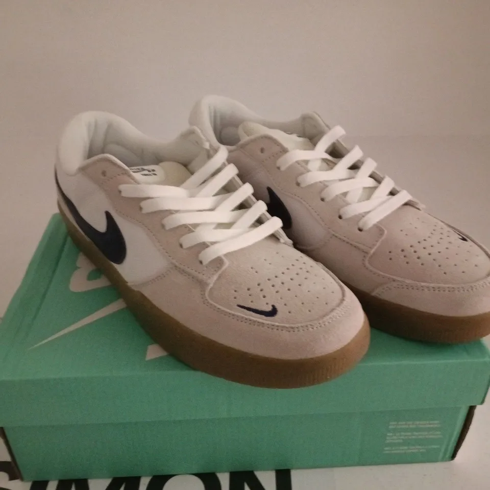 NIKE SB FORCE GREY/WHITE/BLUE UK 8.5 BOXED