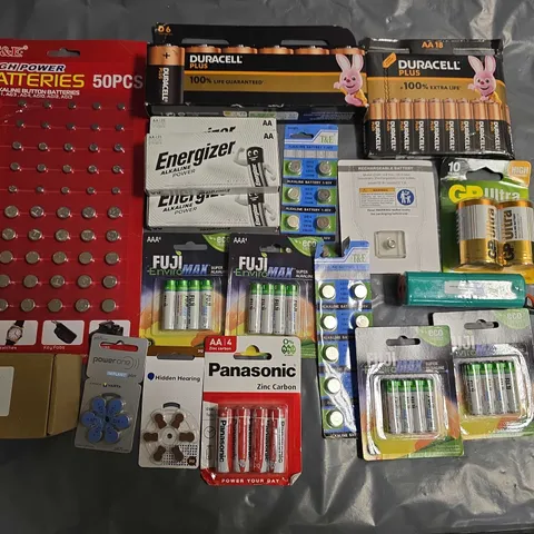 LARGE QUANTITY OF ASSORTED BATTERIES TO INCLUDE DURACELL, ENERGIZER AND FUJI MAX