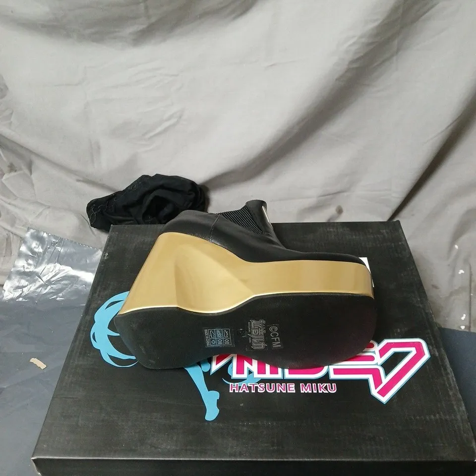 KOI MERINGUE LUKA PLATFORM FISHNET BOOTS BLACK BOXED SIZE 3