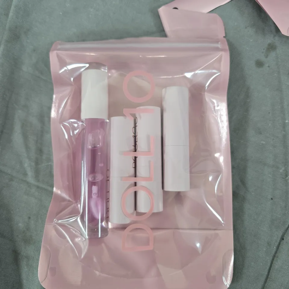 DOLL 10 3X LIPSTIC + LIP WATER