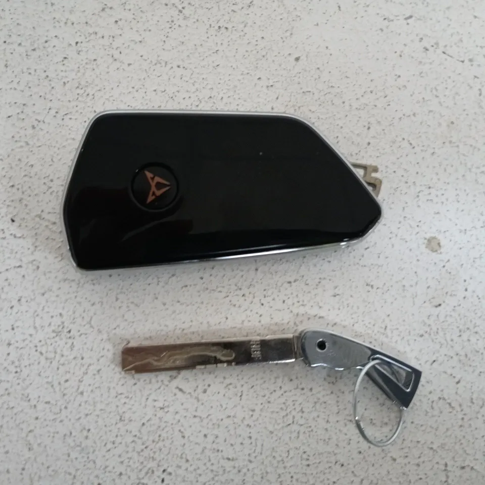 Car key fob with remote and key – black glossy finish