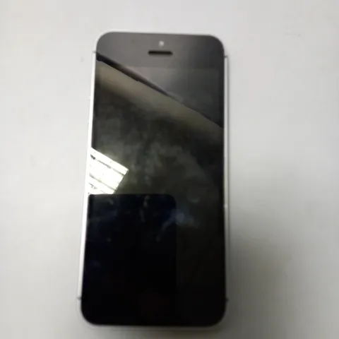 BOXED APPLE IPHONE SE SMARTPHONE