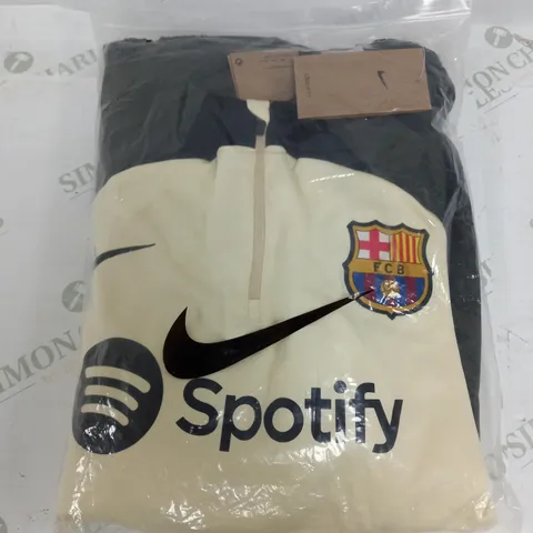 NIKE BARCELONA TRAINING TRACKSUIT - LARGE