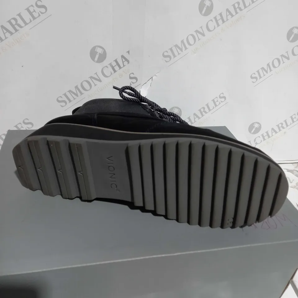 BOXED VIONIC NOLAN WATERPROOF BOOTS SIZE 5