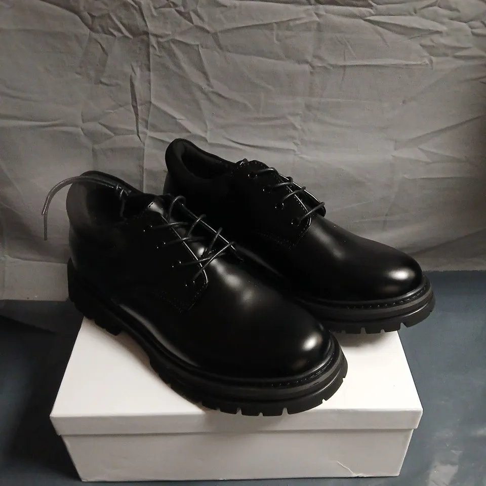 MEN'S BLACK LEATHER SHOE WITH CHUNKY SOLE UK 11