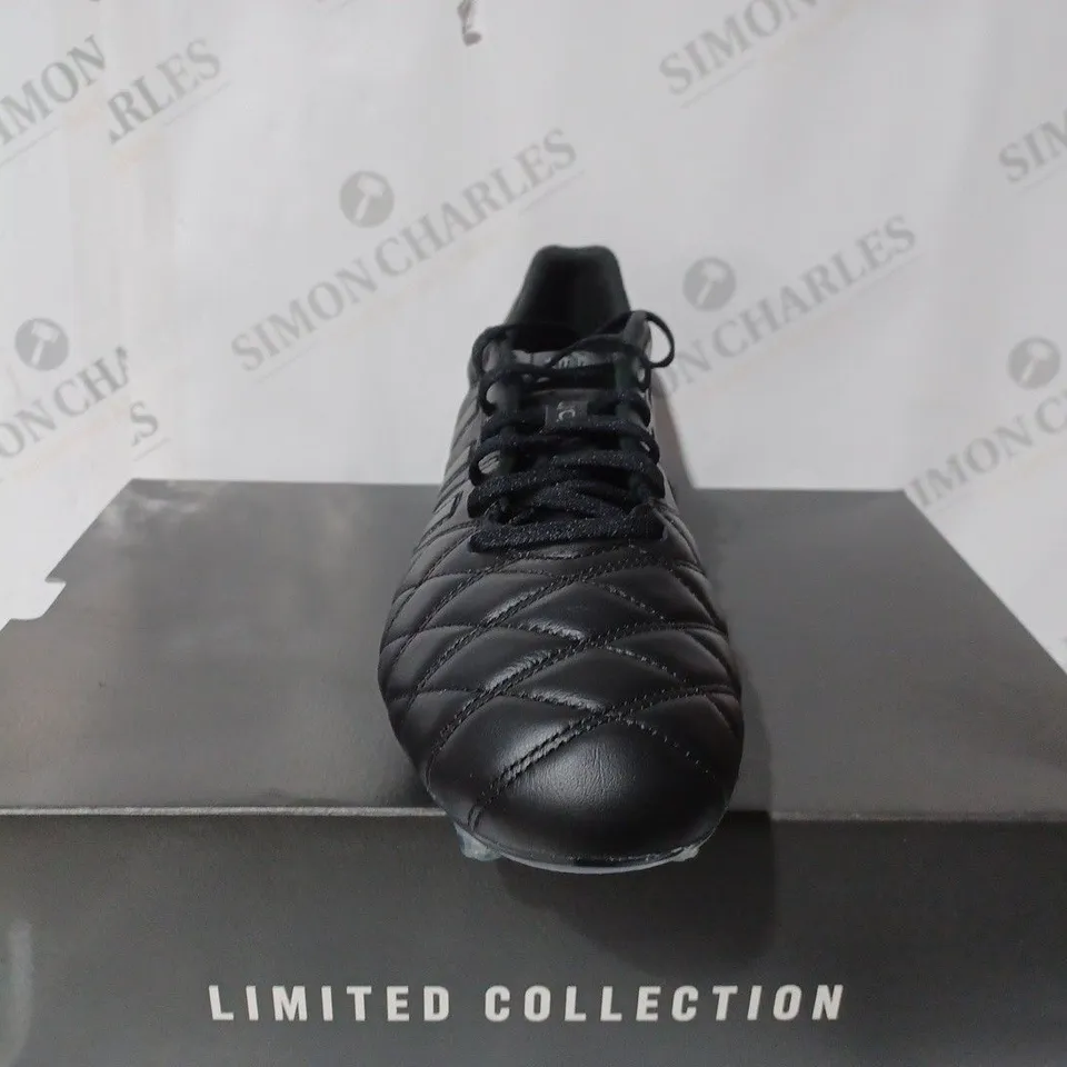 ADIDAS 11 PRO FG BLACK FOOTBALL BOOTS - UK 11
