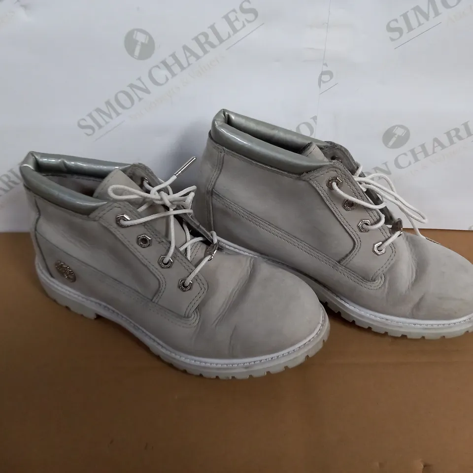PAIR OF TIMBERLAND GREY BOOTS SIZE 7