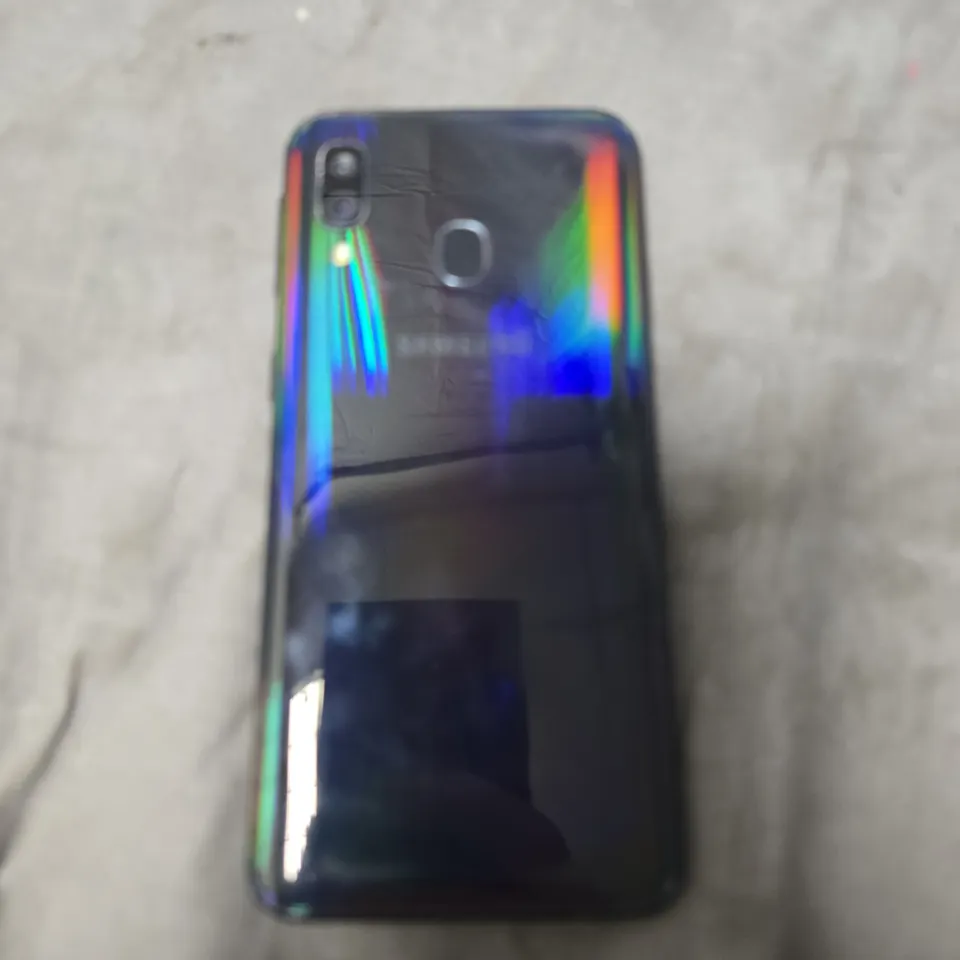 SAMSUNG GALAXY A40