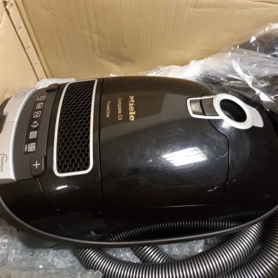 MIELE COMPLETE C3 POWERLINE VACUUM 
