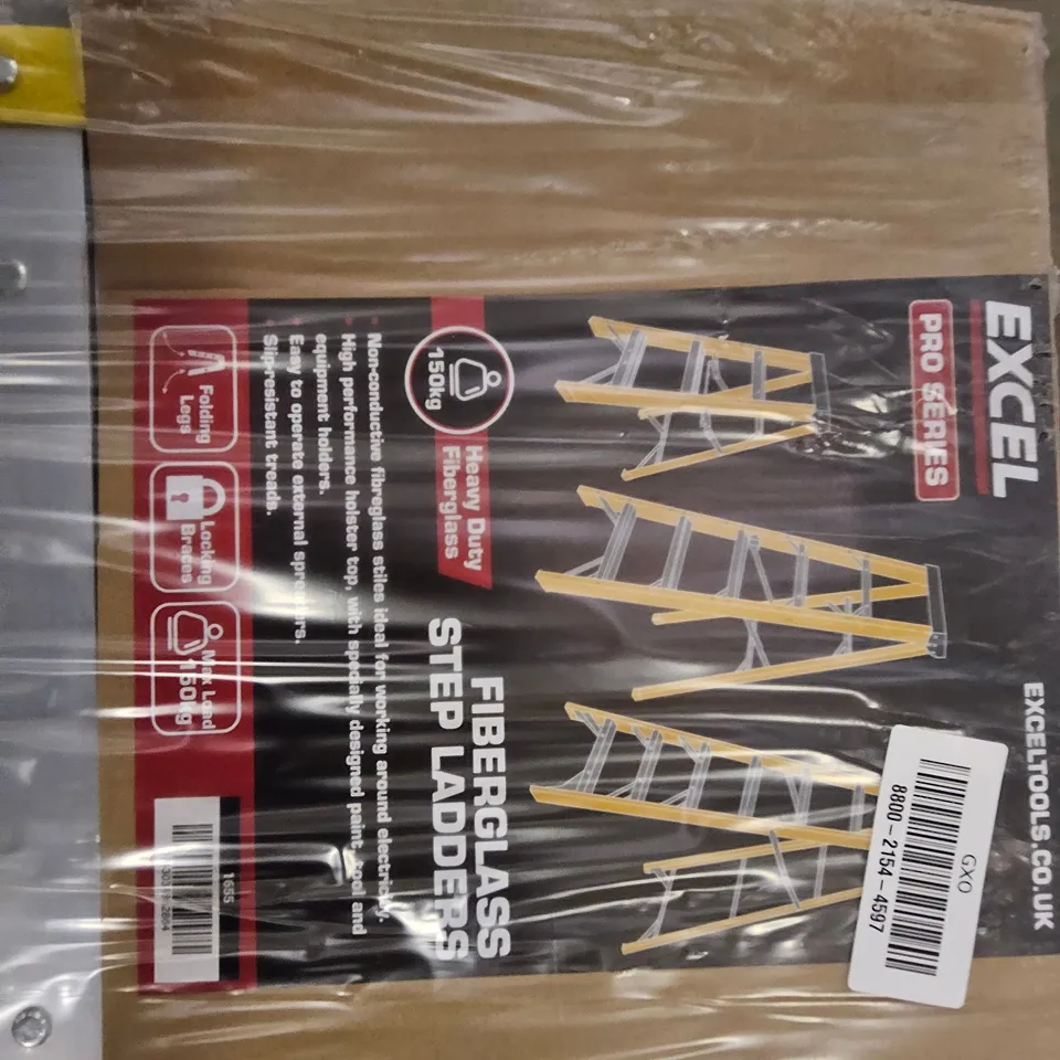 EXCEL FIBERGLASS STEPLADDERS 