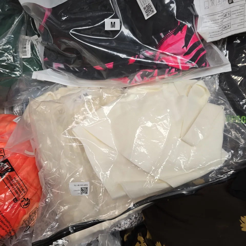 APPROXIMATELY 20 ASSORTED CLOTHING AND FASHION PRODUCTS IN VARIOUS STYLES AND SIZES - COLLECTION ONLY