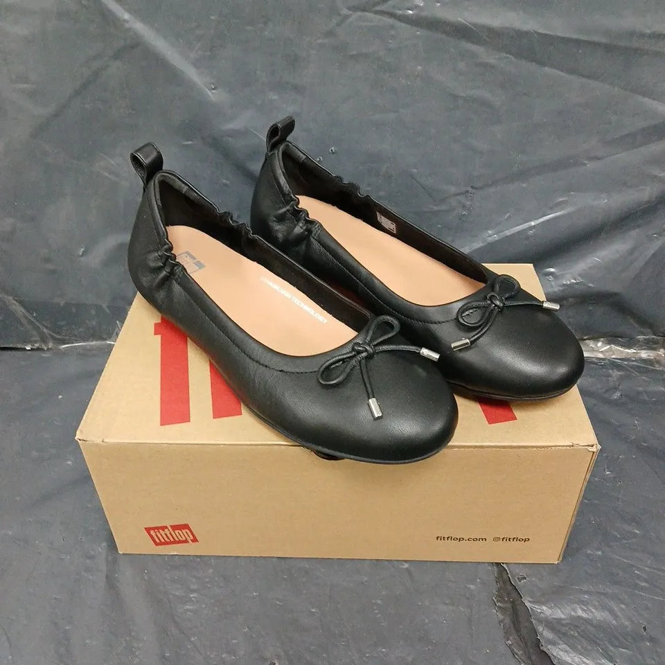 BOXED PAIR OF FITFLOP ALLEGRO SHOES IN BLACK - 7