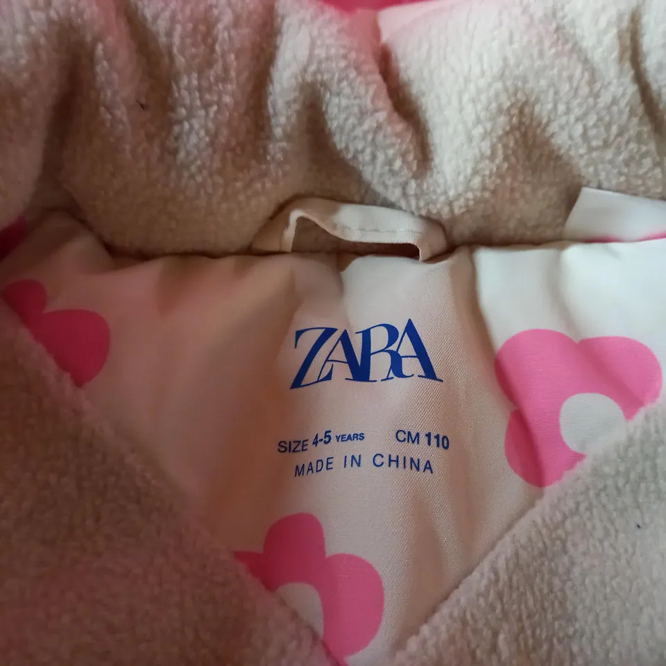 ZARA WHITE/PINK FLORAL PRINT PADDED COAT - SIZE 4-5 YEARS 