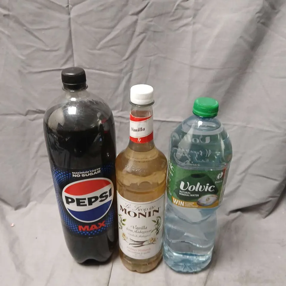 APPROXIMATELY 5 ASSORTED FOOD ITEMS TO INCLUDE - PEPSI MAX, VOLVIC WATER AND LUCOZADE
