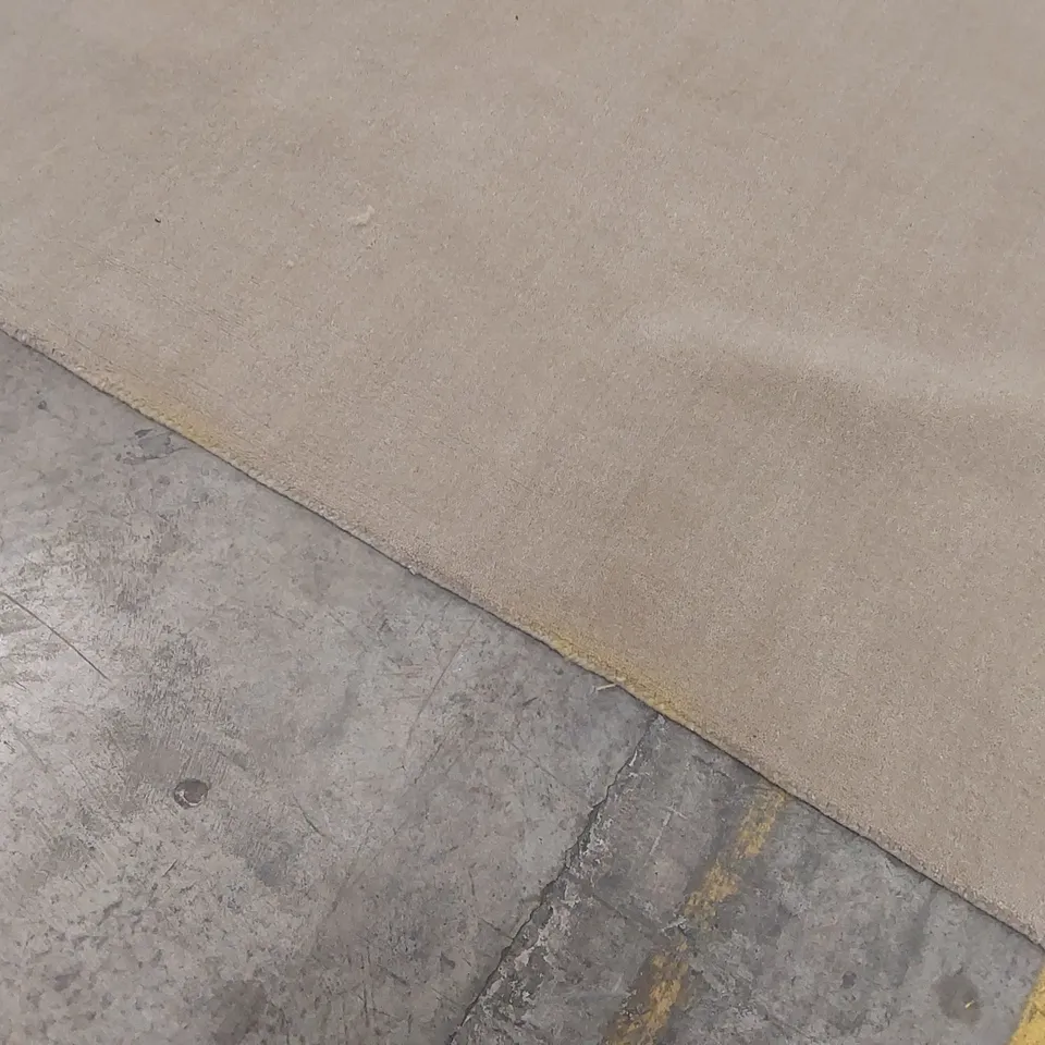 QUALITY DESIGNER AREA RUG - APPROXIMATELY 290 x 203cm