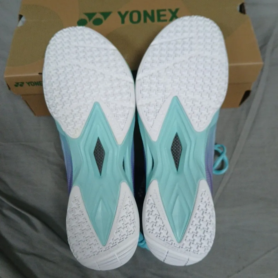BOXED YONEX AERUS Z MEN POWER CUSHION SHOES IN INDIGO/TEAL - UK 11