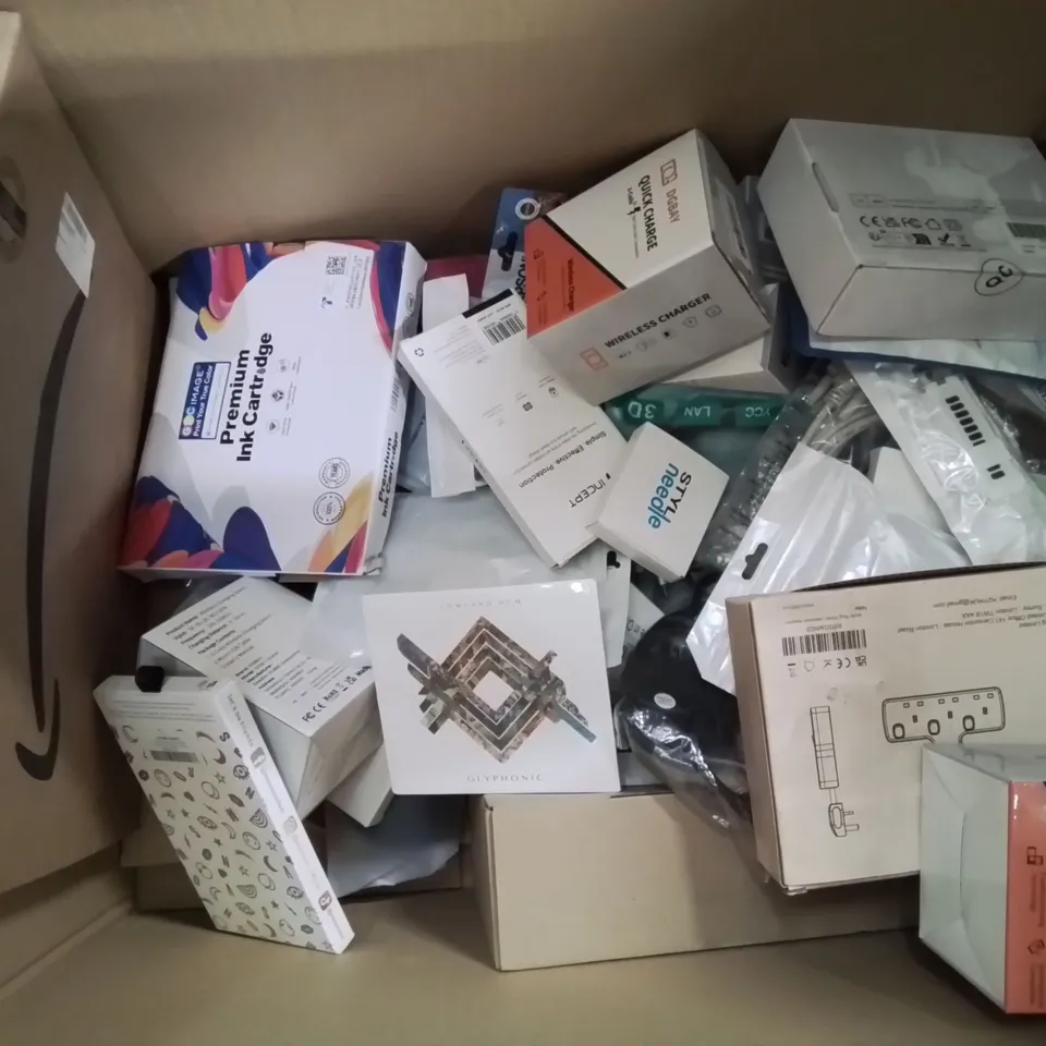 BOX CONTAINING LARGE AMOUNT OF BOXED ELECTRICAL ITEMS TO INCLUDE: INDOOR CAMERA, INK CARTRIDGES, PHONE CASES, SONY FM RADIO, KIDS HEADPHONES ETC.