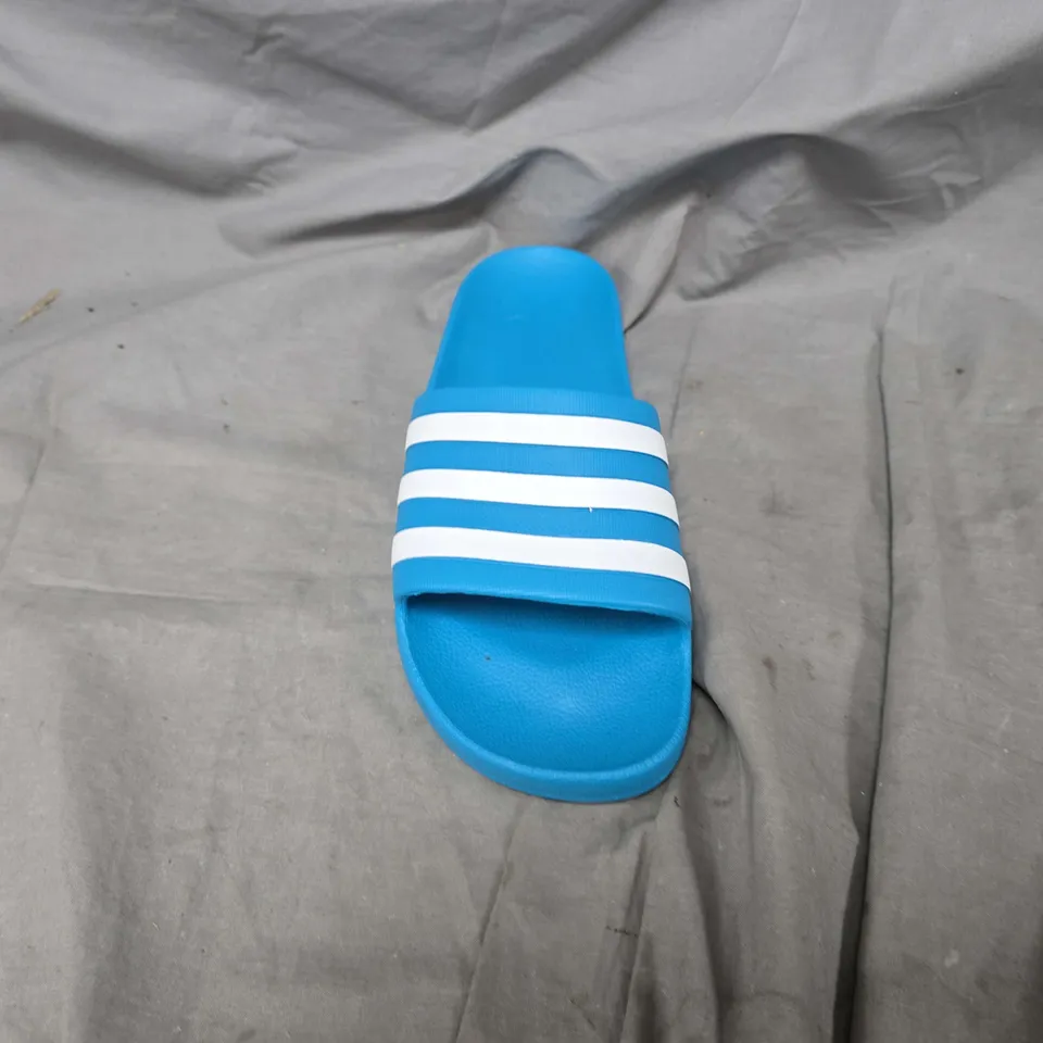 UNBOXED PAIR OF ADIDAS ADILETTE AQUA SLIDERS IN BLUE - UK 12