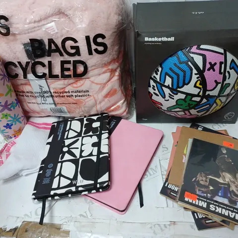 APPROXIMATELY 7 COTTON ON ITEMS INCLUDING BASKETBALL, THROW, NOTEBOOK
