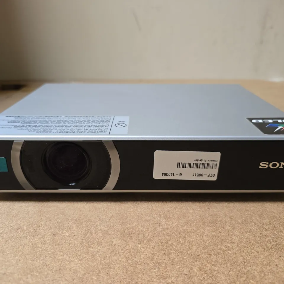 SONY VPL-CS21 PROJECTOR