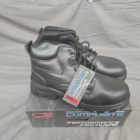 BOXED PAIR OF BLACK ROCK ADVANCE SENTINEL BOOTS IN BLACK - UK 13