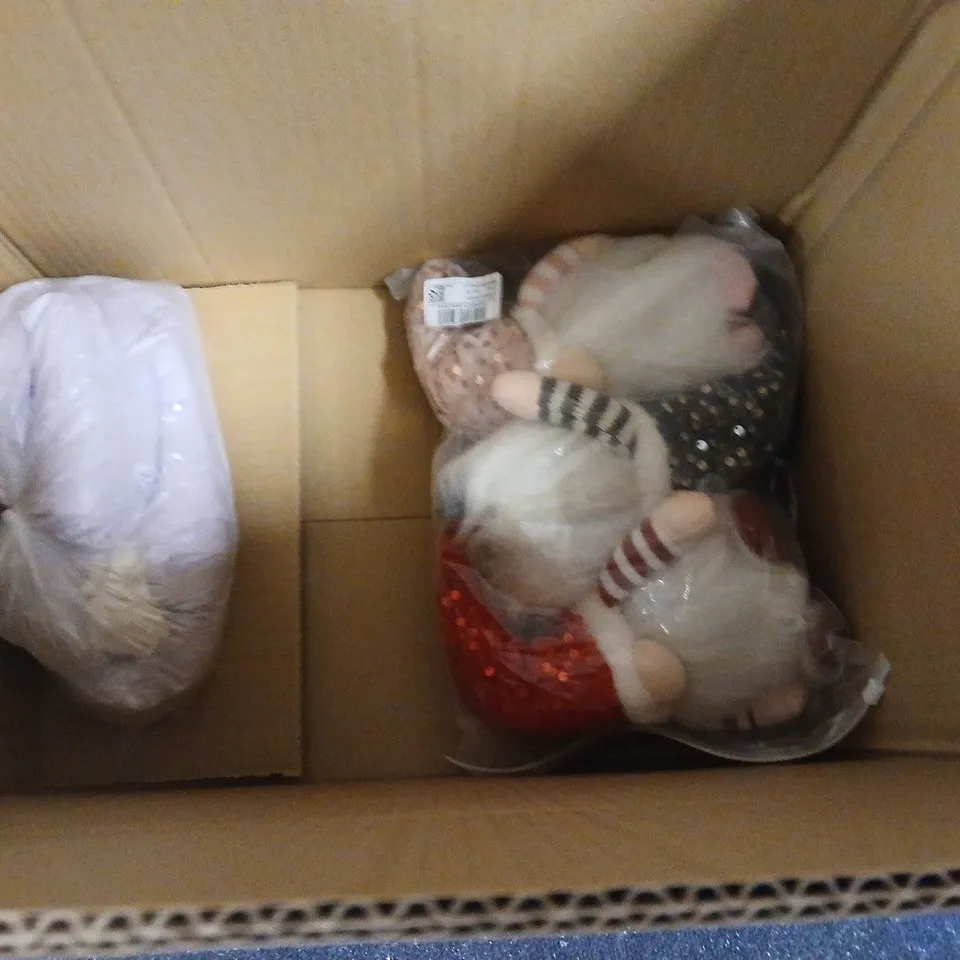 LOT OF 10 ASSORTED PLUSHIES TO INCLUDE PALM PALS AND PLAYGRO