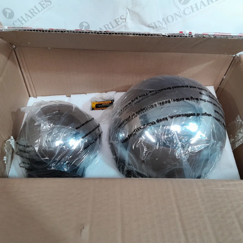 KELLY HOPPEN SET OF 2 INDOOR OUTDOOR PRELIT GLASS DECOR, REFLECTIVE ORBS