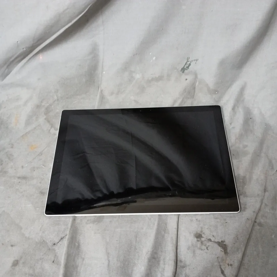 MICROSOFT SURFACE PRO 5 TABLET – I5/8GB RAM/128GB, SILVER