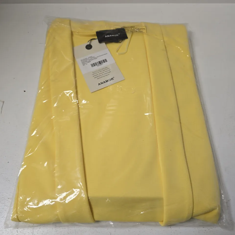 ANAMOR LEMON CREPE LAPEL RUCHED SLEEVE BLAZER – GOLD BUTTON DETAIL, SIZE XL