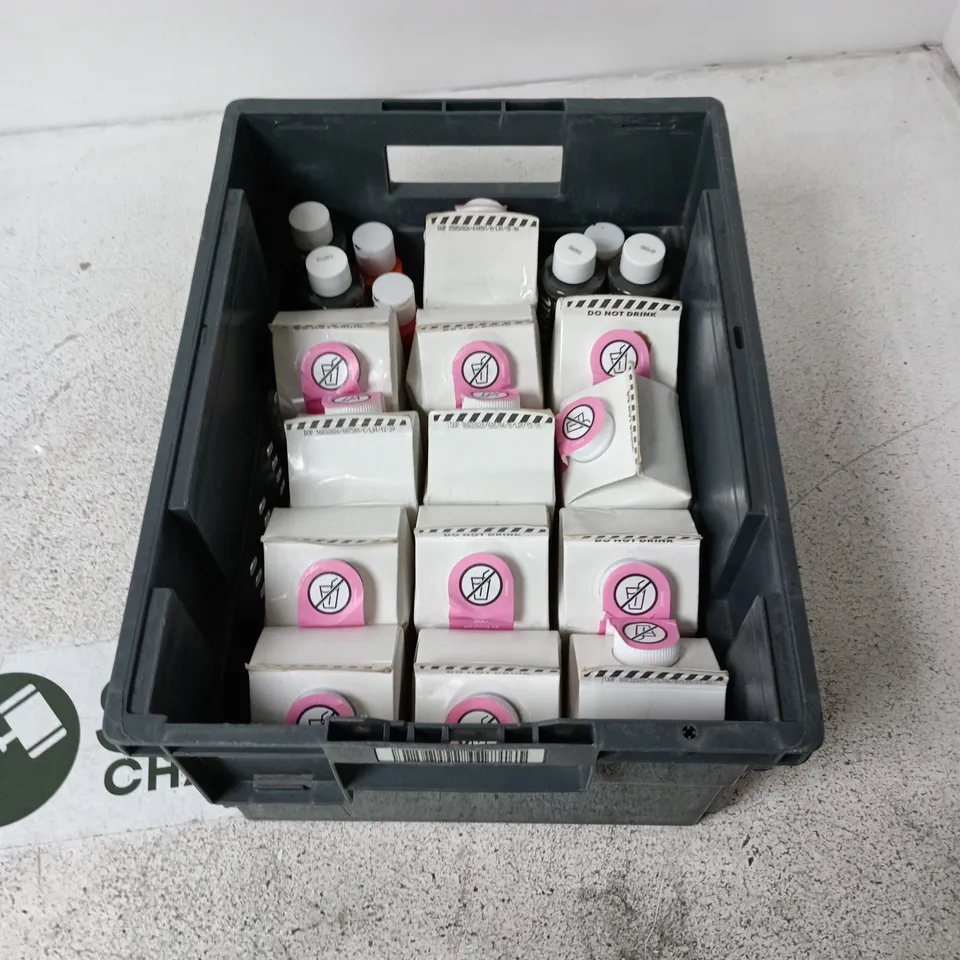 APPROXIMATELY 10 ASSORTED HOUSEHOLD ITEMS INCLUDING WASHING UP LIQUID, FABRIC TREATING PRODUCTS ETC. 