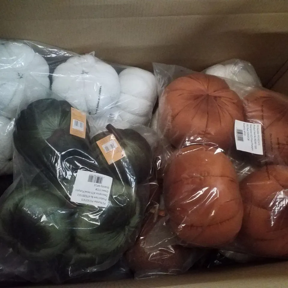 PALLET CONTAINING LARGE QUANTITY OF BRAND NEW HALLOWEEN PLUSH PUMPKINS 