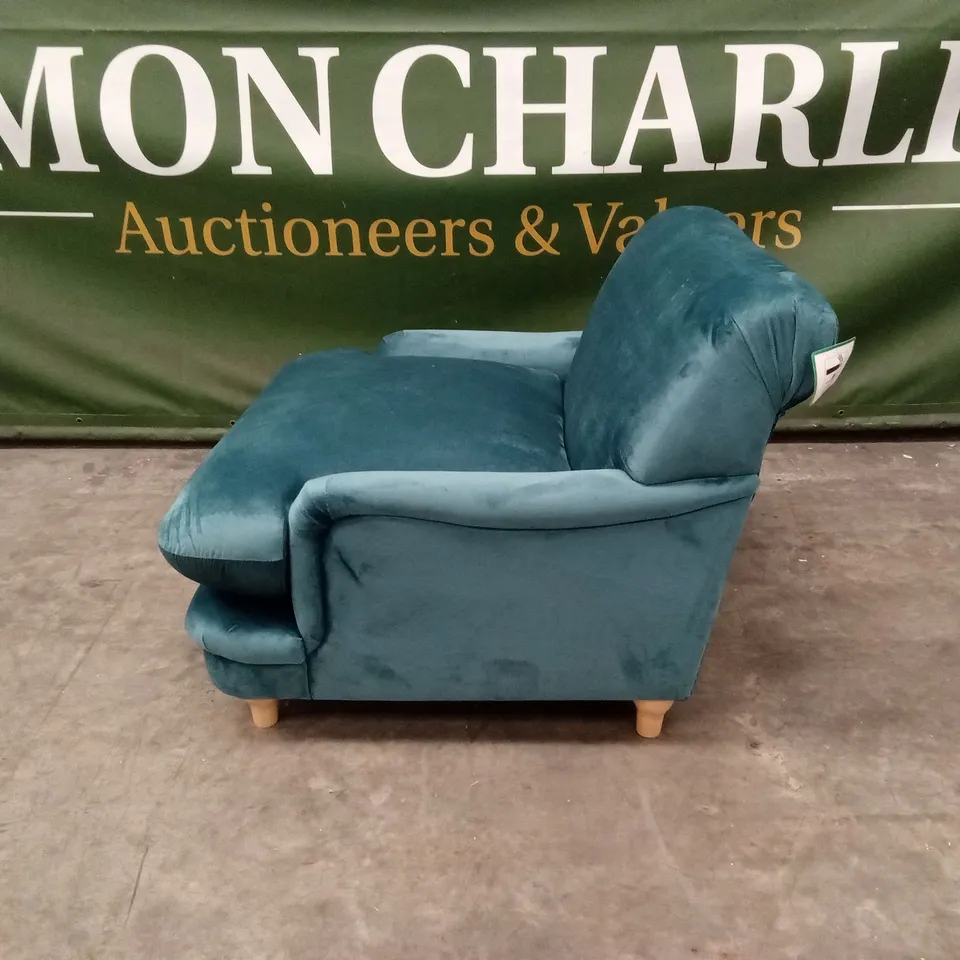 LPD HOME PLUMPTON CHAIR, PEACOCK BLUE VELVET