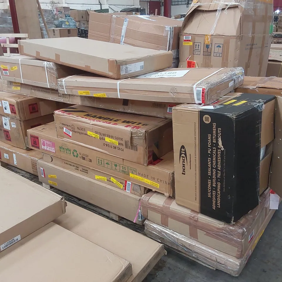 PALLET CONTAINING A LARGE ASSORTMENT OF FURNITURE PARTS ECT