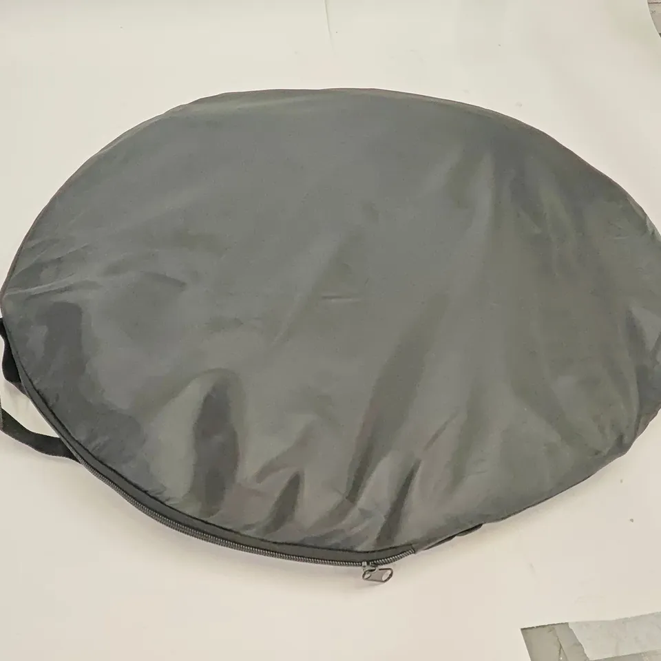 GREEN POP UP TENT IN CARRY BAG