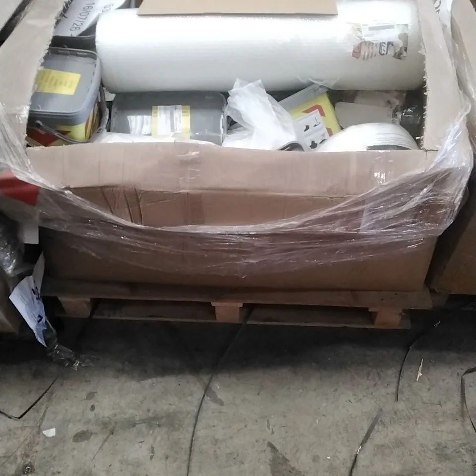 PALLET OF ASSORTED DIY, HOME IMPROVEMENT AND BUILDING PRODUCTS TO INCLUDE; PERMANENT POTHOLE REPAIR, BUBBLE WRAP, LOFT INSULATION ETC