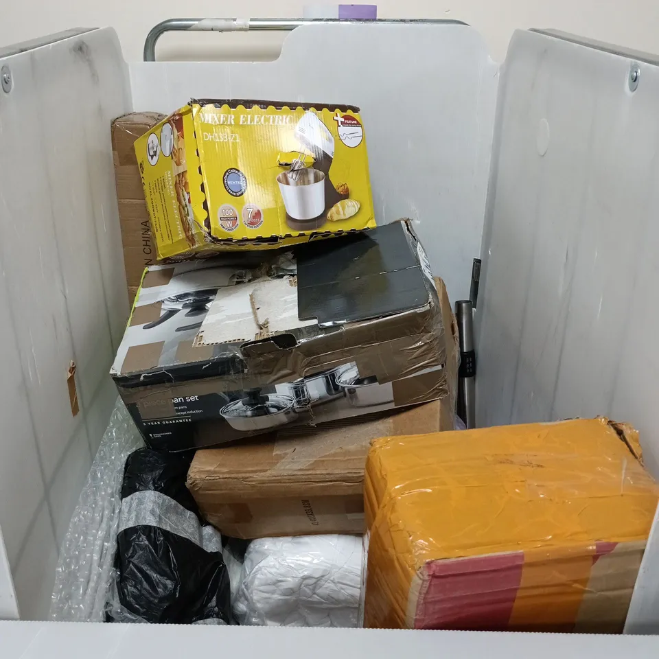 CAGE OF APPROXIMATELY 12 ASSORTED ITEMS TO INCLUDE SUITCASE ON WHEELS, KIDS FOAM PLAY MATS ETC