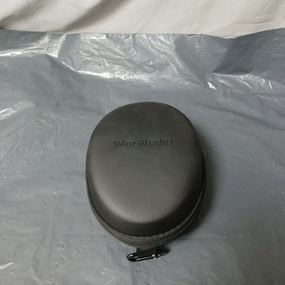 WORWODER HEADPHONES IN CARRY CASE