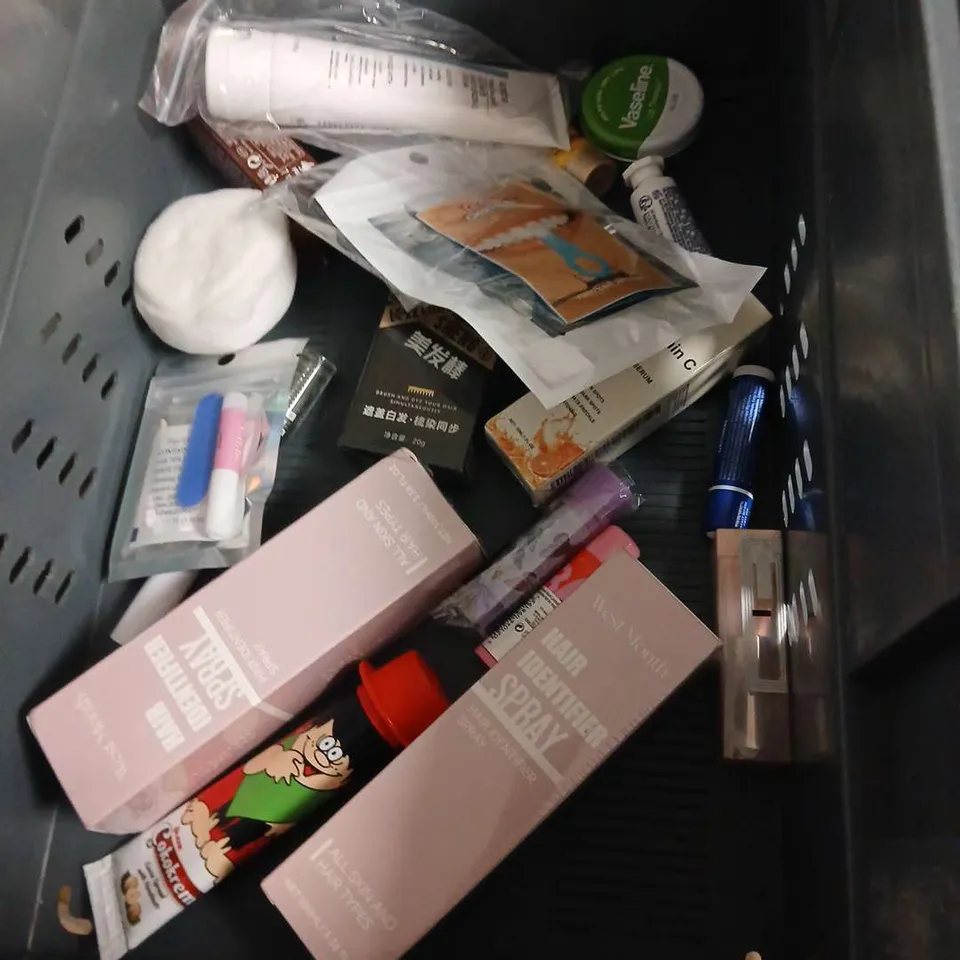 APPROXIMATEY 20 ASSORTED HEALTH AND BEAUTY PRODUCTS TO INCLUDE - BIO-COLLAGEN REAL DEEP MASK - FEMFRESH DAILY WASH - O'KEEFE'S WORKING HANDS - ETC