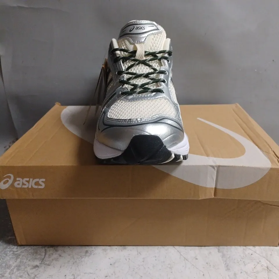 BOXED PAIR OF ASICS GEL-KAYANO 14 TRAINERS IN WHITE/SILVER SIZE UK 9.5