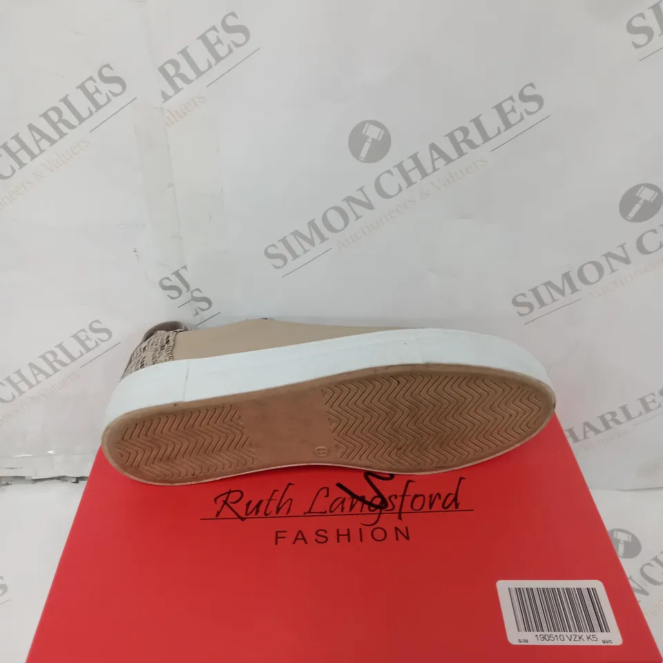 BOXED PAIR OF RUTH LANGSFORD ZIP DETAIL BEIGE LEATHER TRAINERS - SIZE 5