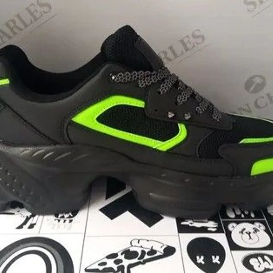 BRAND NEW BOXED PAIR OF KOI SKAVEN MEN'S GRUNGE ATOMIC TRAINERS SIZE 12