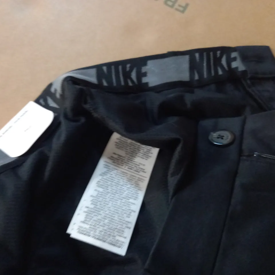 NIKE STANDARD FIT GOLF TROUSERS IN BLACK - 30X30