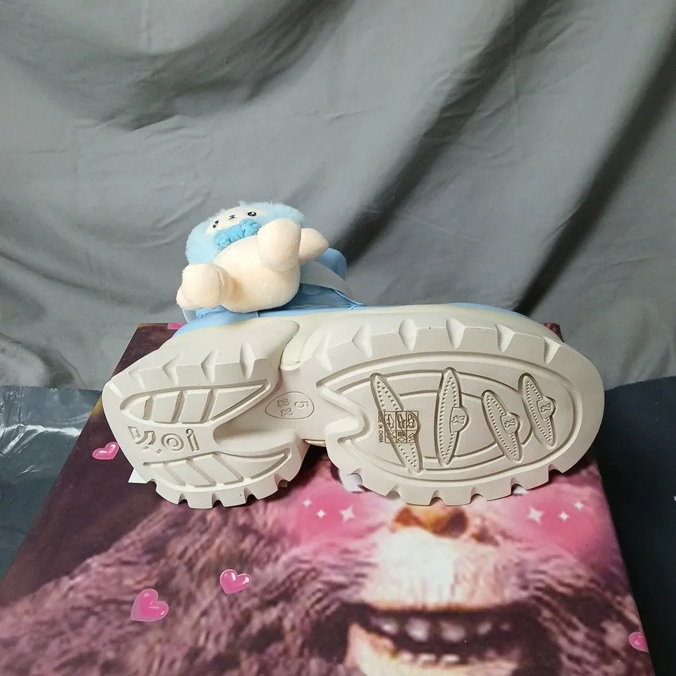KOI MY BLUE MELODY VILUN PLATFORM BOOTS BLUE BOXED SIZE 5